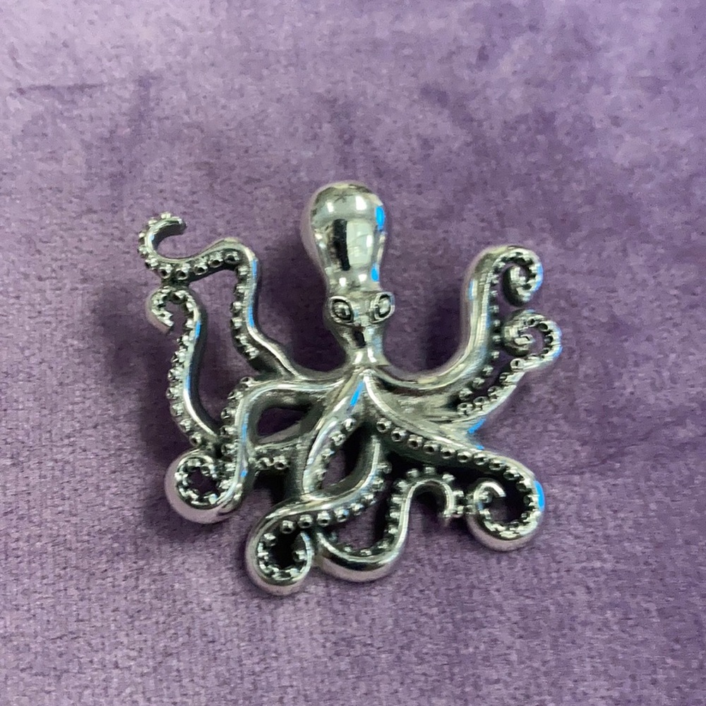 Octopus pendant